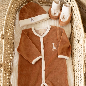 Bonnet pour bébé avec son ensemble Sophie la girafe