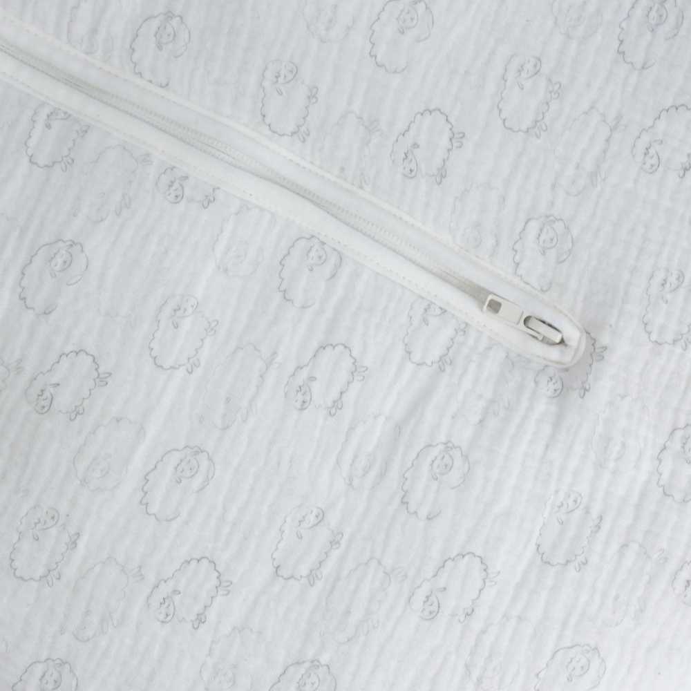 Close-up materiaal witte babyslaapzak