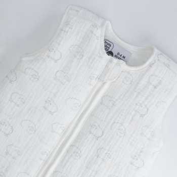 Close-up motieven en details babyslaapzak geboorte