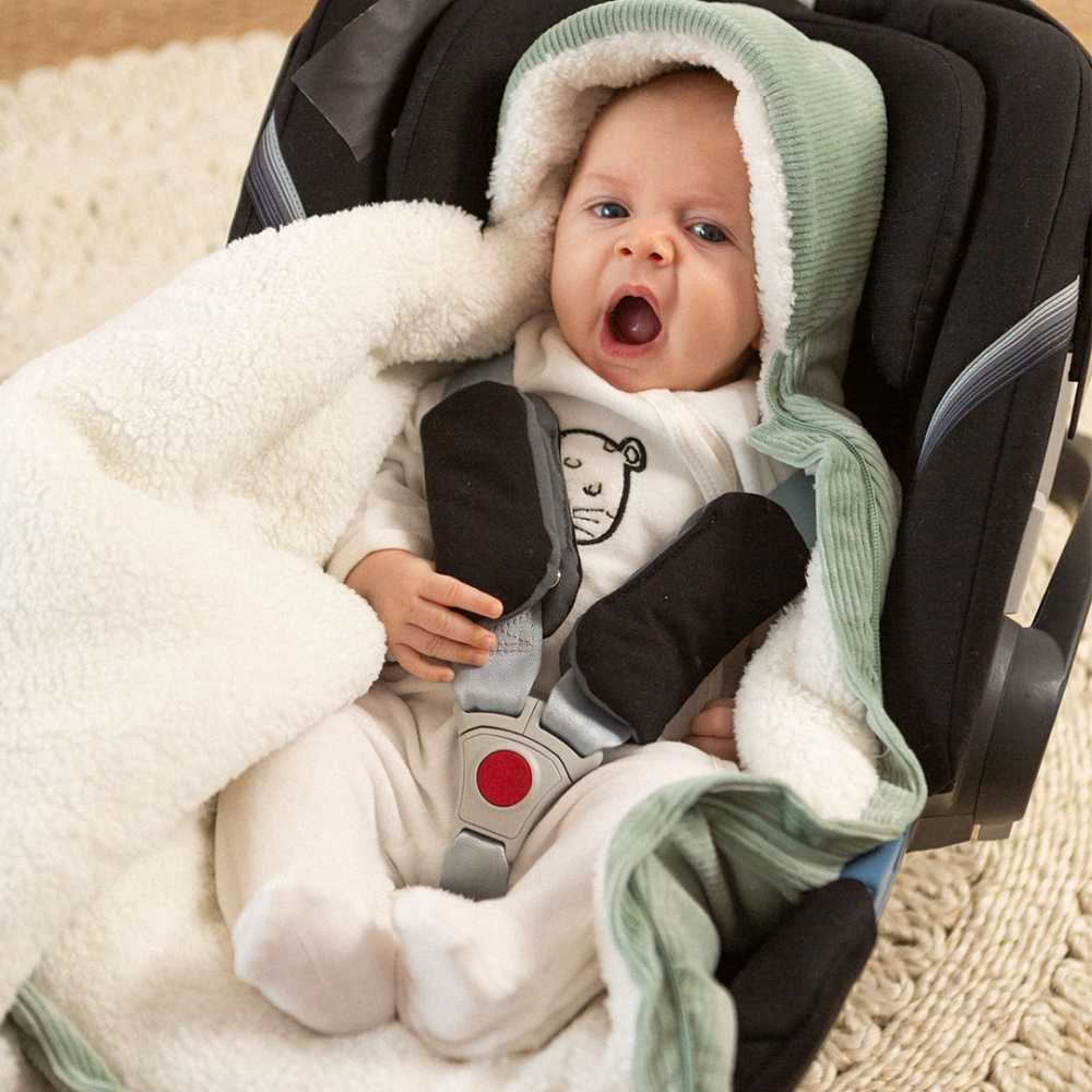 Nid d'ange qui s'adapte aux cosy voiture