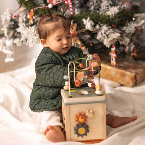 Cubo di attività per bambini in legno