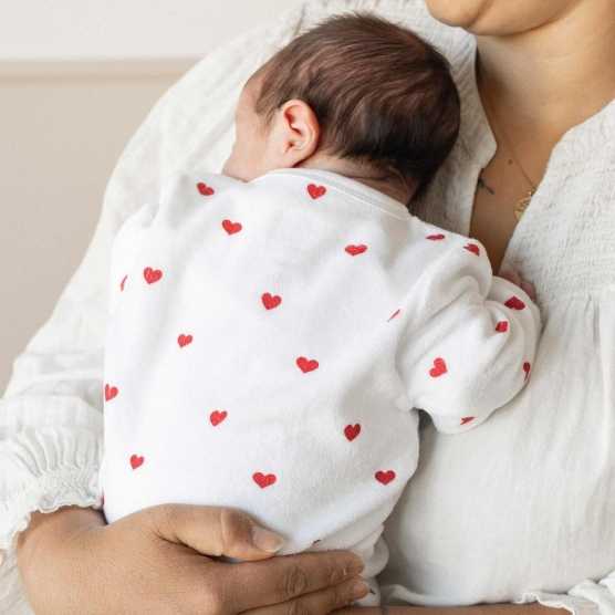 Pelele pequeños corazones...