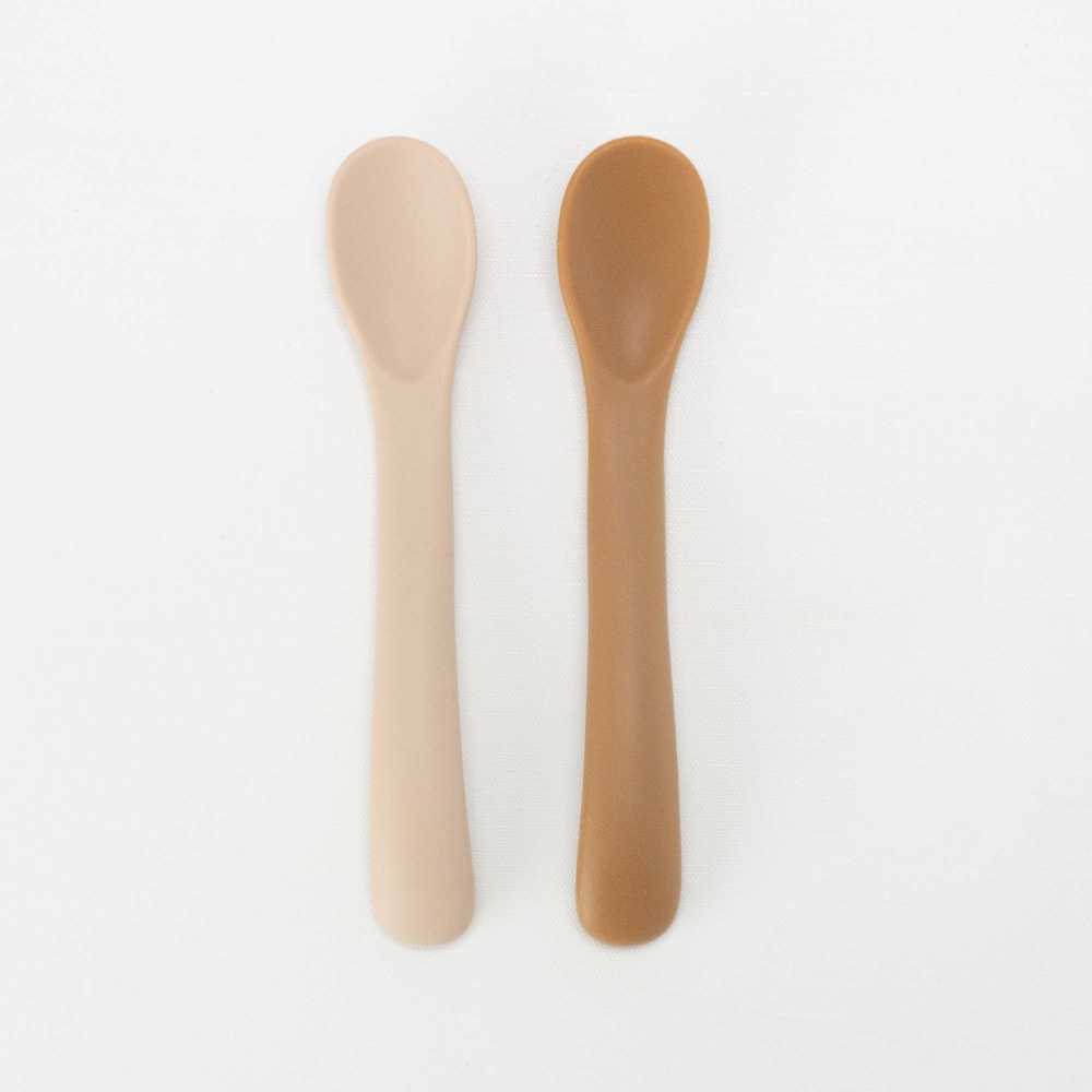 Set aus zwei Löffeln in Beige und Sand
