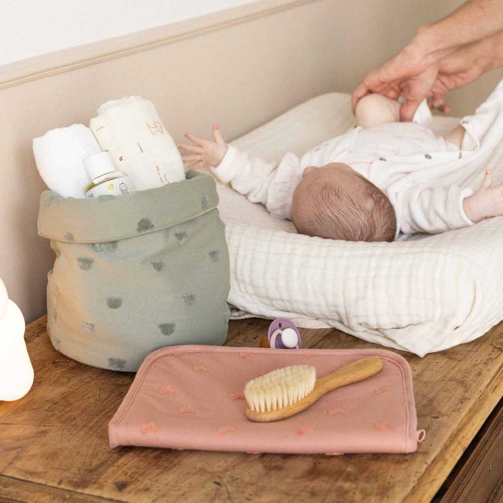 protector cartilla de salud con espacio cambiador de bebé