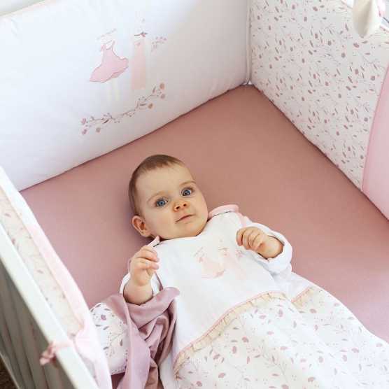 Gevouwen bedomranding uit de collectie Rose et Lili