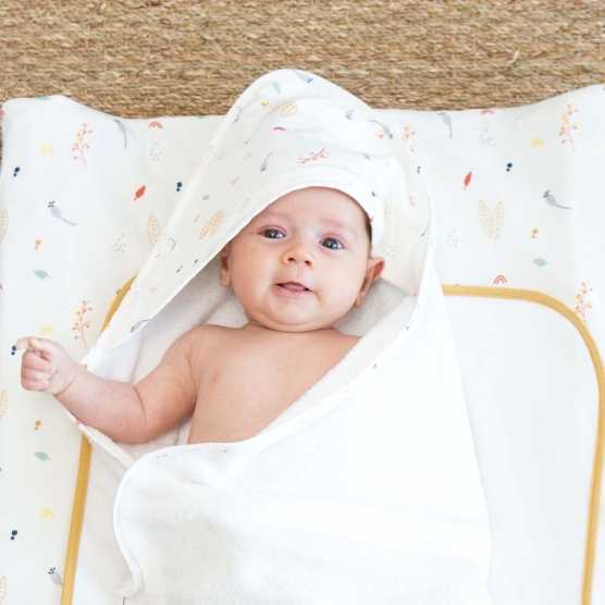 Hidden in the forest bath set product photo on white background