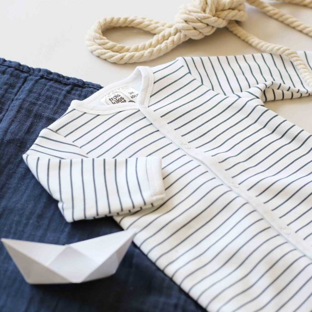 Schöner Baby-Schlafanzug Ringelshirt