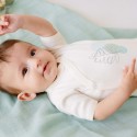 Baby mit kurzärmeligem Body