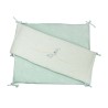bedbeschermer baby beige en watergroen voor babybedje hoge positie