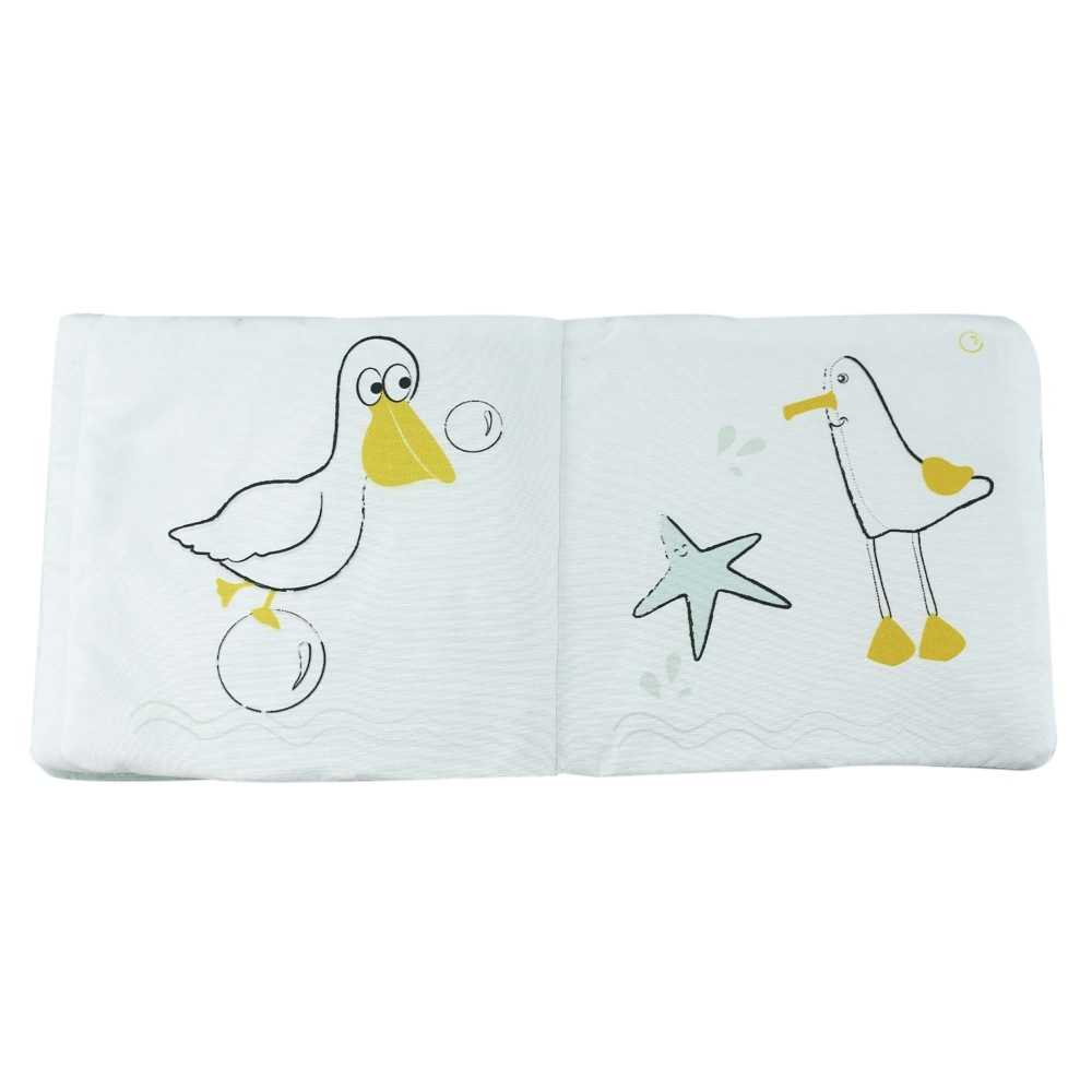 open babyboek met meeuw, ster en zeemeeuw