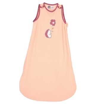 zomerslaapzak voor babymeisjes zalm roze en aubergine met egel op witte achtergrond
