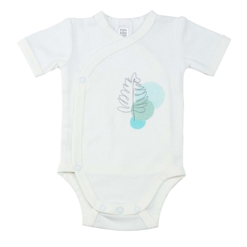 Zoom sur le body du lot blanc avec le motif au niveau du cœur