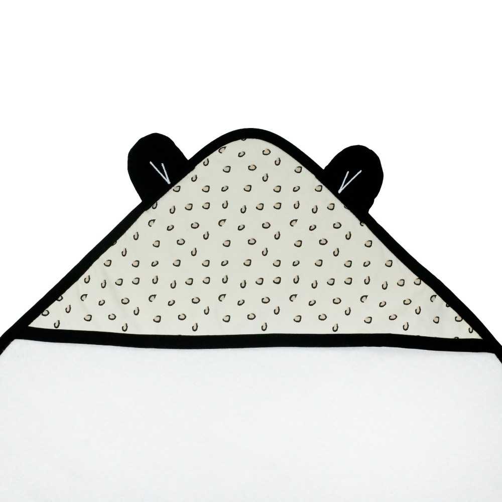 Kapuze des Baby-Leoparden-Bademantels