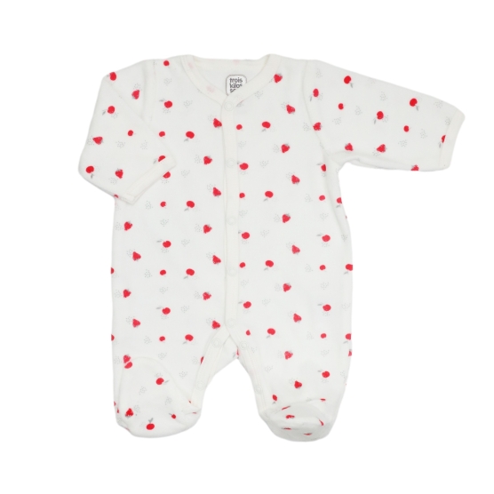 Pijama de nacimiento blanco con pequeñas fresas estampadas