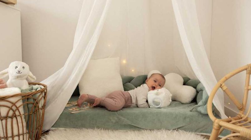 Ciel de lit bébé : utile ou surtout déco ?