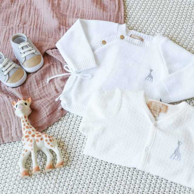 Sophie die Giraffe Trois Kilos Sept | Kollektion Neugeborenenkleidung