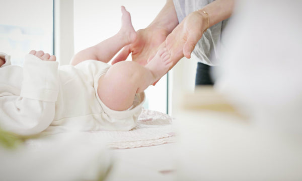 L'arte del cambio del pannolino: dal fasciatoio alle operazioni acrobatiche